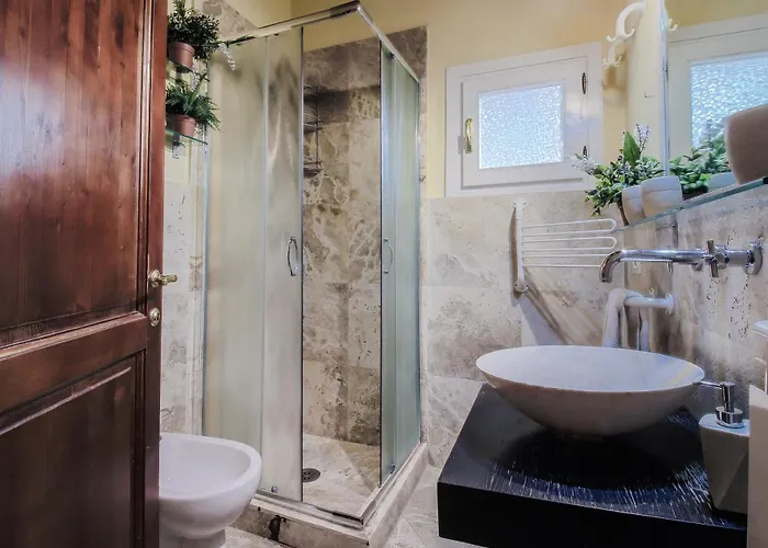 Apartment With Private Garden Florenz